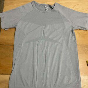 Old Navy Seamless active shirt, XL